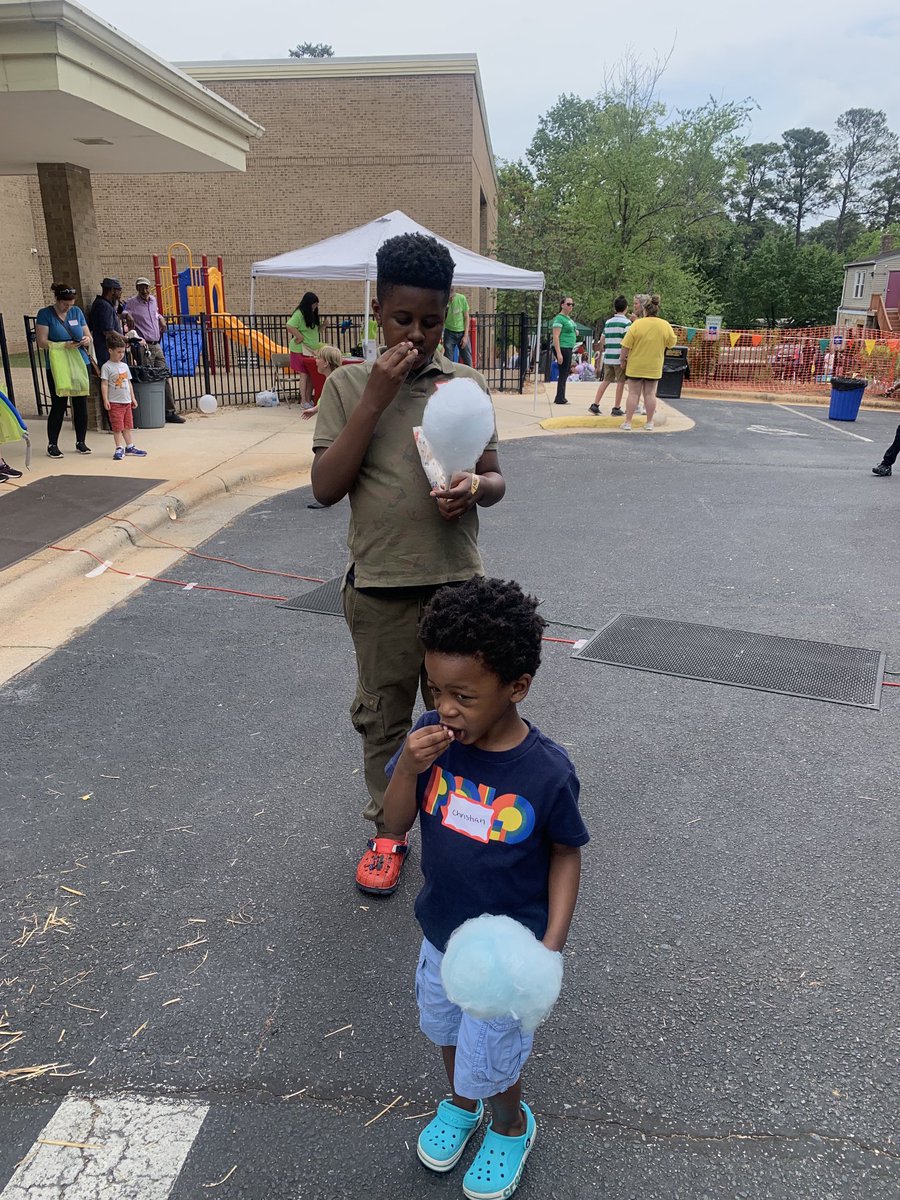 Popcorn &amp; cotton candy, happy Saturday 😊