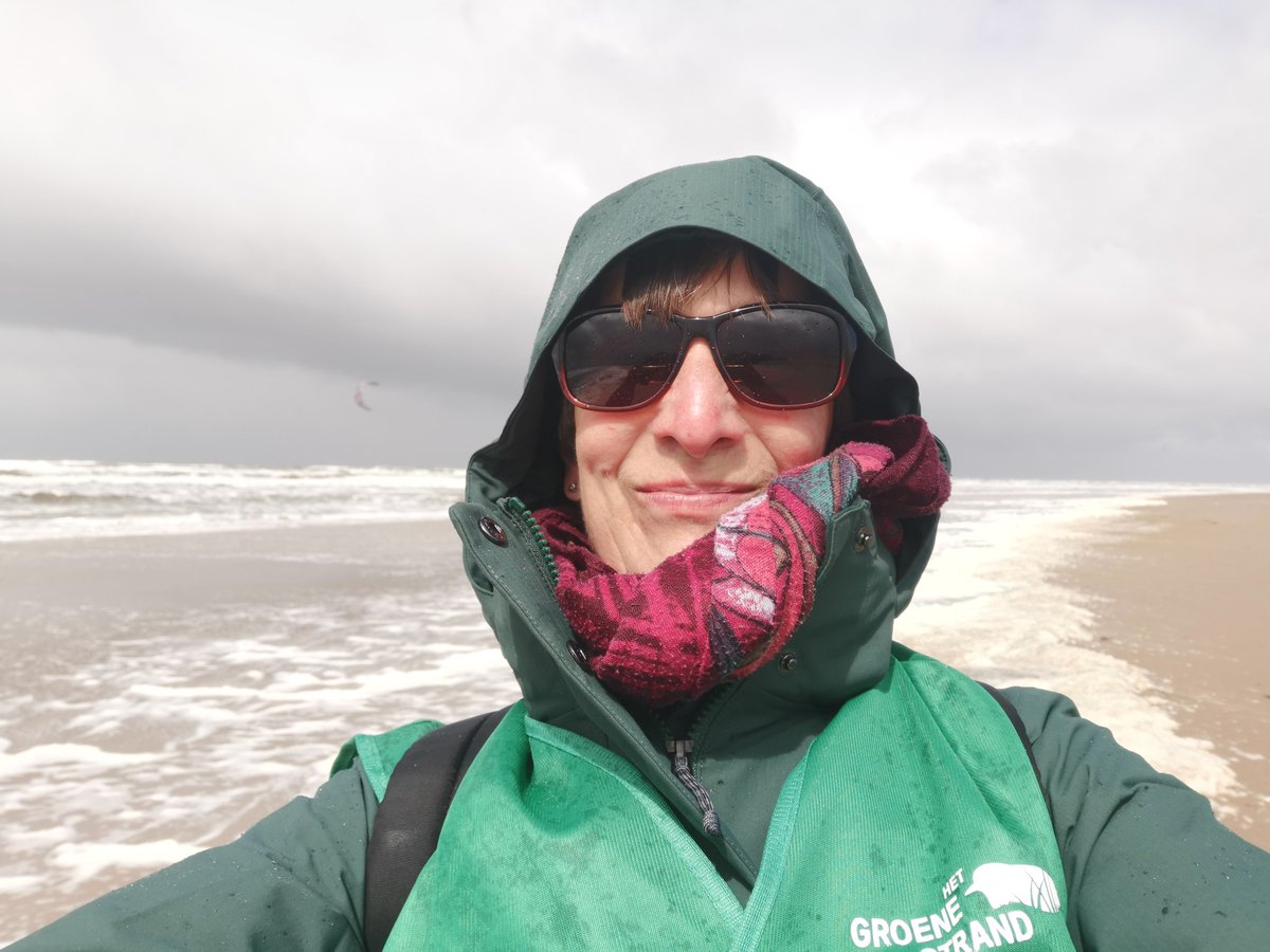 vrijezangvogel's tweet photo. Sommige activiteiten zijn het waard de terugslag erna voor lief te nemen, #LongCovid. Was op #Camperduin bij #GroeneStrandExpeditie Gids praktijkdag. We hebben van elkaars ervaring& expertise geleerd. Ik was er met 3collega's @Juttersgeluk #Zandvoort.
@EllesvanVelzen
1/> https://t.co/44YL3NFHmV