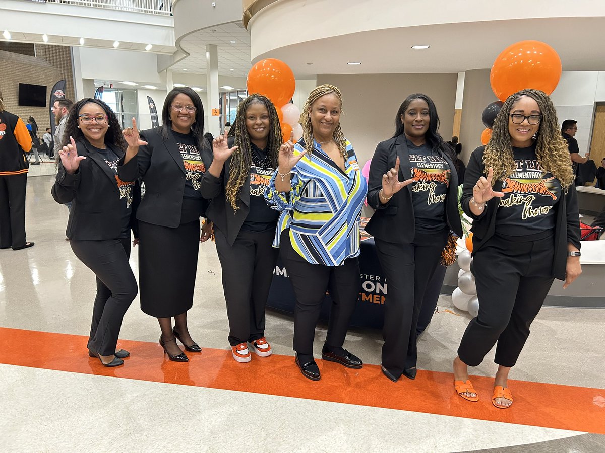 totstevenson's tweet photo. We had a great, productive time representing @BLELancaster at the @LancasterISD Job Fair today. 🖤🧡 #BLEMakingMoves https://t.co/4IJ5Db7rMF
