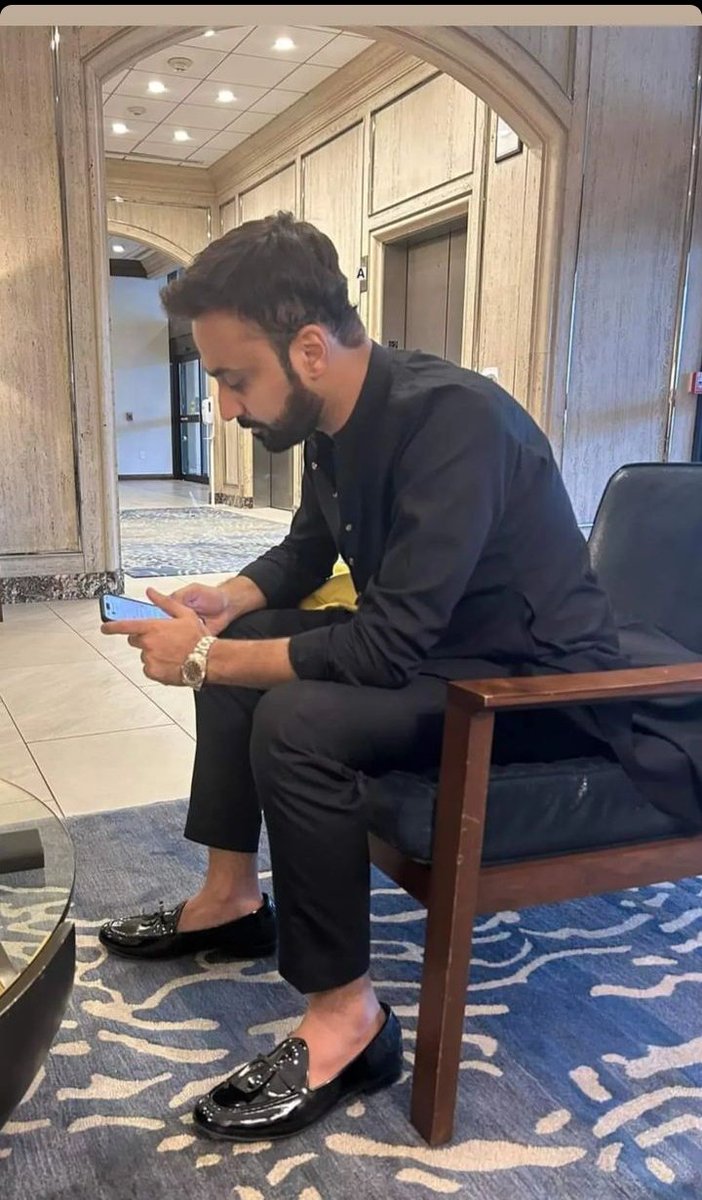 You looking Soo beautiful in full black 🖤🖤🖤🖤🖤 MashaAllah MashaAllah ❤️❤️❤️ @WaseemBadami