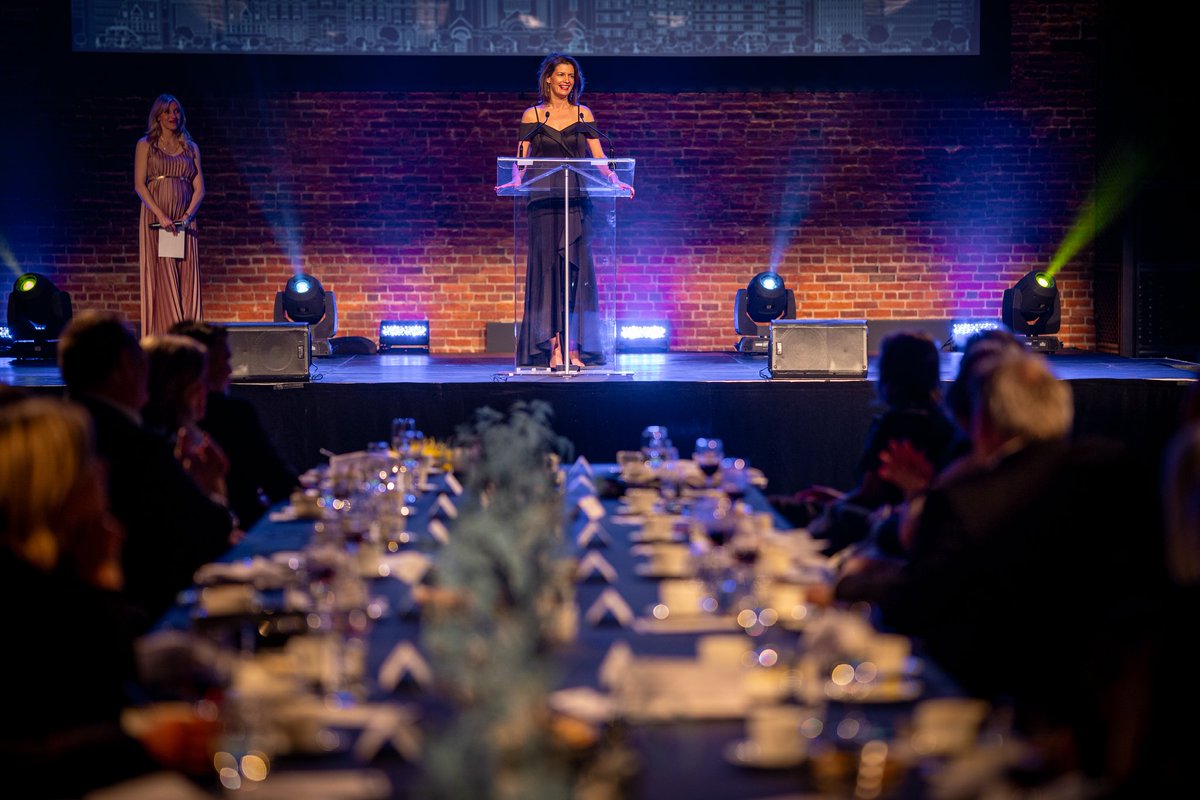 Belle soirée au Bal des @Armateurs_SL, entourée de tous les partenaires qui font vivre notre industrie maritime. Alors que s'amorcent les travaux de renouvellement de notre stratégie maritime, je me réjouis de pouvoir compter sur une forte mobilisation autour de notre St-Laurent.