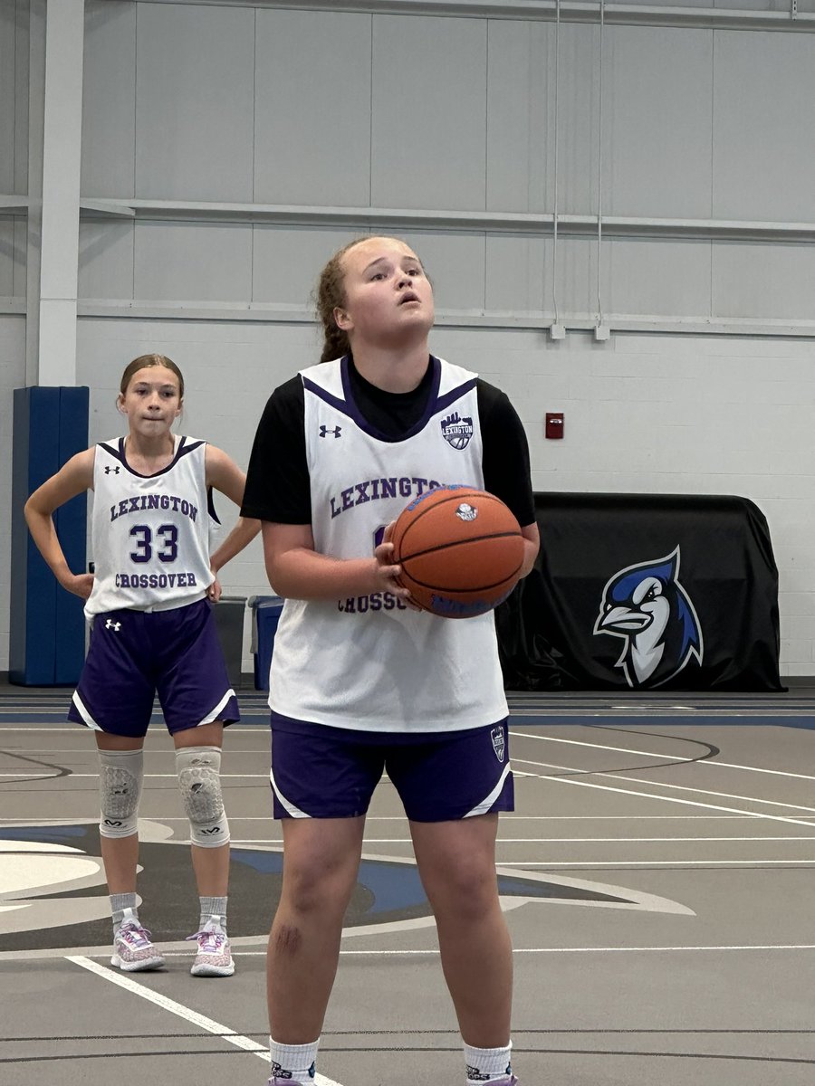 2029 F/C Adrian Smith is having a strong weekend at the Rise Under Armour, Live at the Nook session in Manheim, PA. If you’re looking for an athletic, physical big with mid-3pt range look no further in this class! @PennStateWBB @PennWBB @IlliniWBB @LouisvilleWBB @IowaWBB