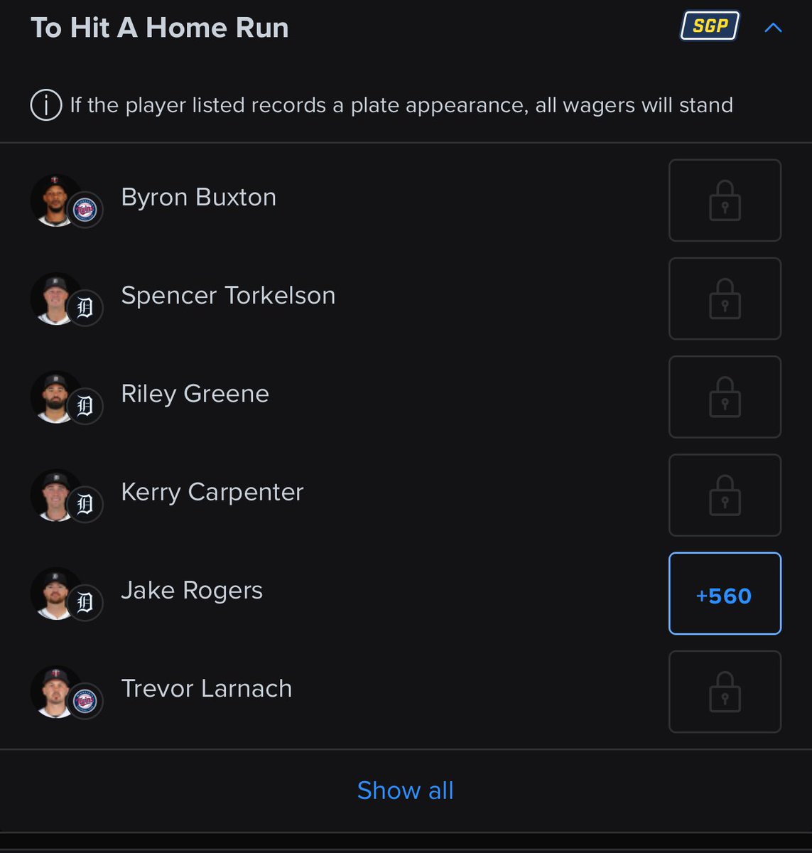 StarzzyGetsHerWetter tweet media