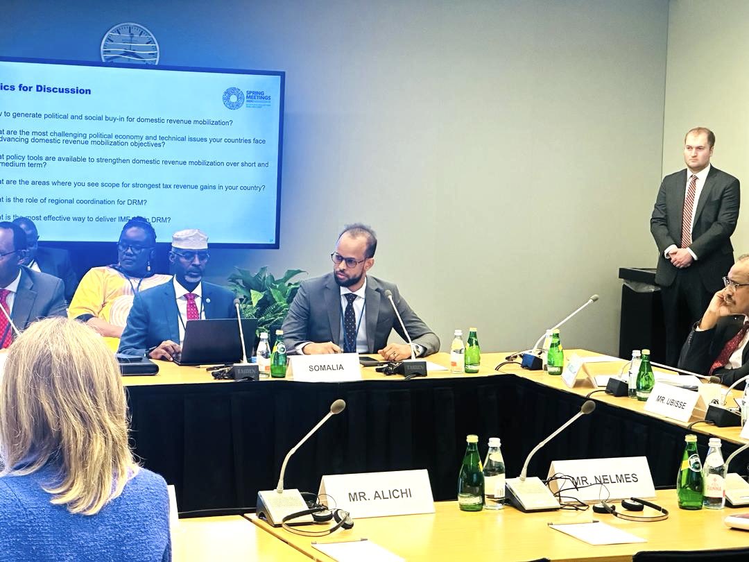 fmhashi's tweet photo. Grateful for the insights gained at the EAC event on domestic revenue mobilization. Learned about priority areas for revenue mobilization and the challenges the region faces! https://t.co/6XbbD0jPaW