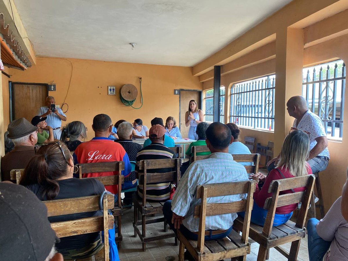 ADOrg_Laraof's tweet image. #20Abr Asamblea de Ciudadanos desde la parroquia Tamaca, promoviendo la unidad y defensa del voto junto a dirigentes de la zona ratificando el compromiso con 🇻🇪 este #28Jul en elecciones presidenciales.
