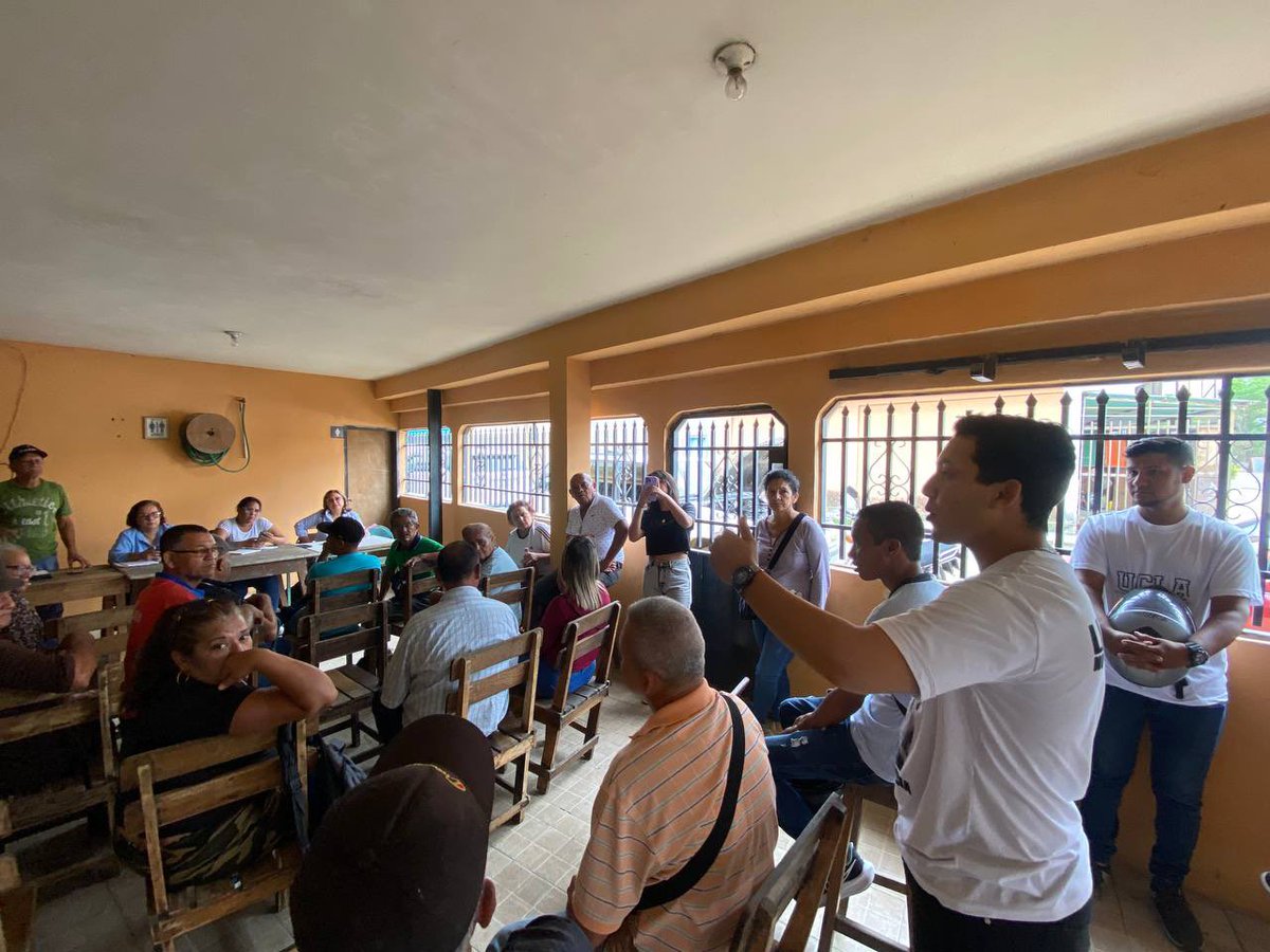 ADOrg_Laraof's tweet image. #20Abr Asamblea de Ciudadanos desde la parroquia Tamaca, promoviendo la unidad y defensa del voto junto a dirigentes de la zona ratificando el compromiso con 🇻🇪 este #28Jul en elecciones presidenciales.