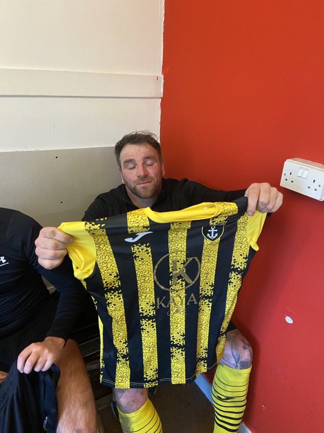 Another good win this morning for the boys! 8-1 final score. Goals from:

⚽️⚽️ Chrissy Stevenson 
⚽️⚽️⚽️ Fairy 
⚽️ <a href="/azza0131/">azza</a> 
⚽️ <a href="/SeanKraske1998/">Séan Kraske</a> 
⚽️ <a href="/Fraserwalkerr/">Frase</a> 

Could have been a number of the lads for MOTM but it’s the big Fairy up front that gets it! Mon the Seton