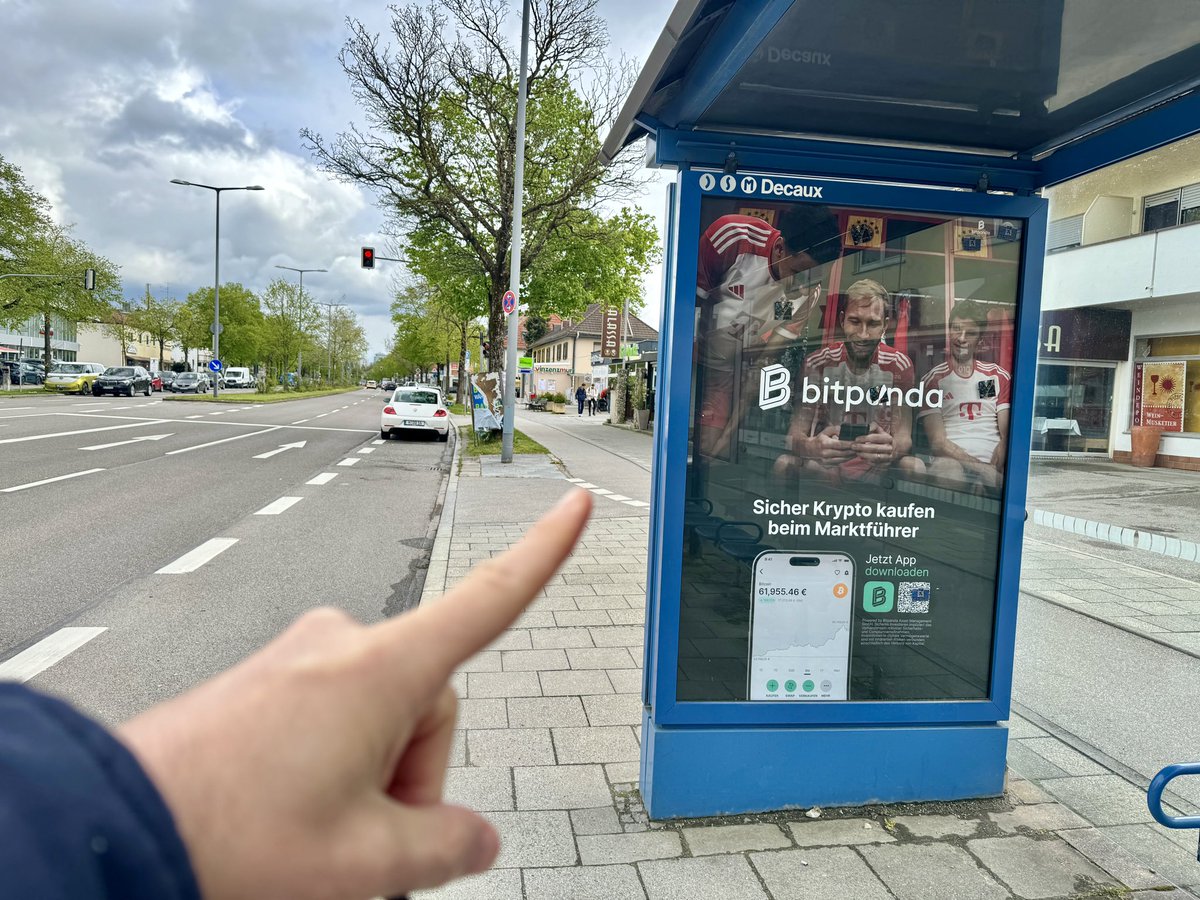 Wow! Soeben in #München genauer gesagt Stadtteil #Trudering die neue @Bitpanda Out of Home Kampagne #InvestieremitVertrauen gesichtet.