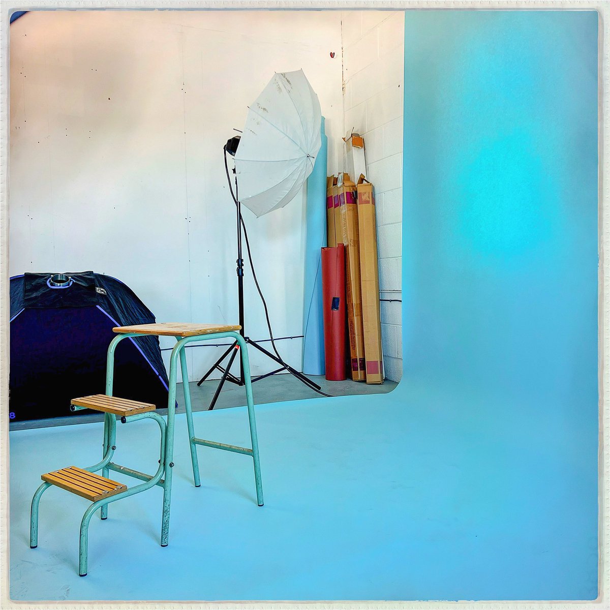 Day 111/366 #photoaday Spent a great day at @lenslableeds lighting workshop. There's always more to learn, particularly with flashlights and all those exposure numbers. I loved the blue backdrop, and I now want a stool like this. #photooftheday