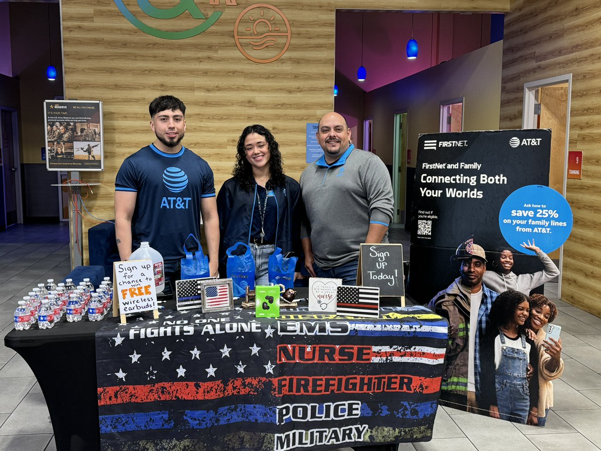 AaronJHernande2's tweet photo. Midland Drive Store @ Crunch Fitness Training Day getting it done!! Offering everything AT&amp;T @NicoleCVasquez @lifeofmando @NTXKristaGuzman @CC034E @NTX_Anuksha @ValeriaCrioll15 @zay_ntx https://t.co/VQioDbhWRu