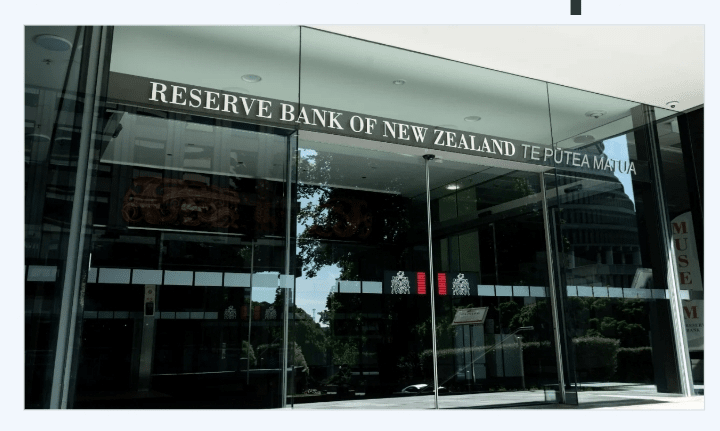 new phailk lan tweet media