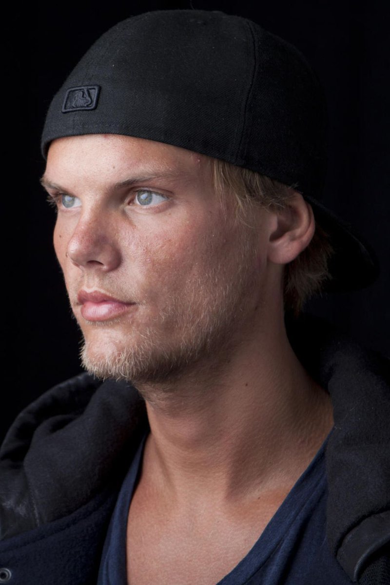 6 years ago today that we lost @Avicii. 🕯️◢◤