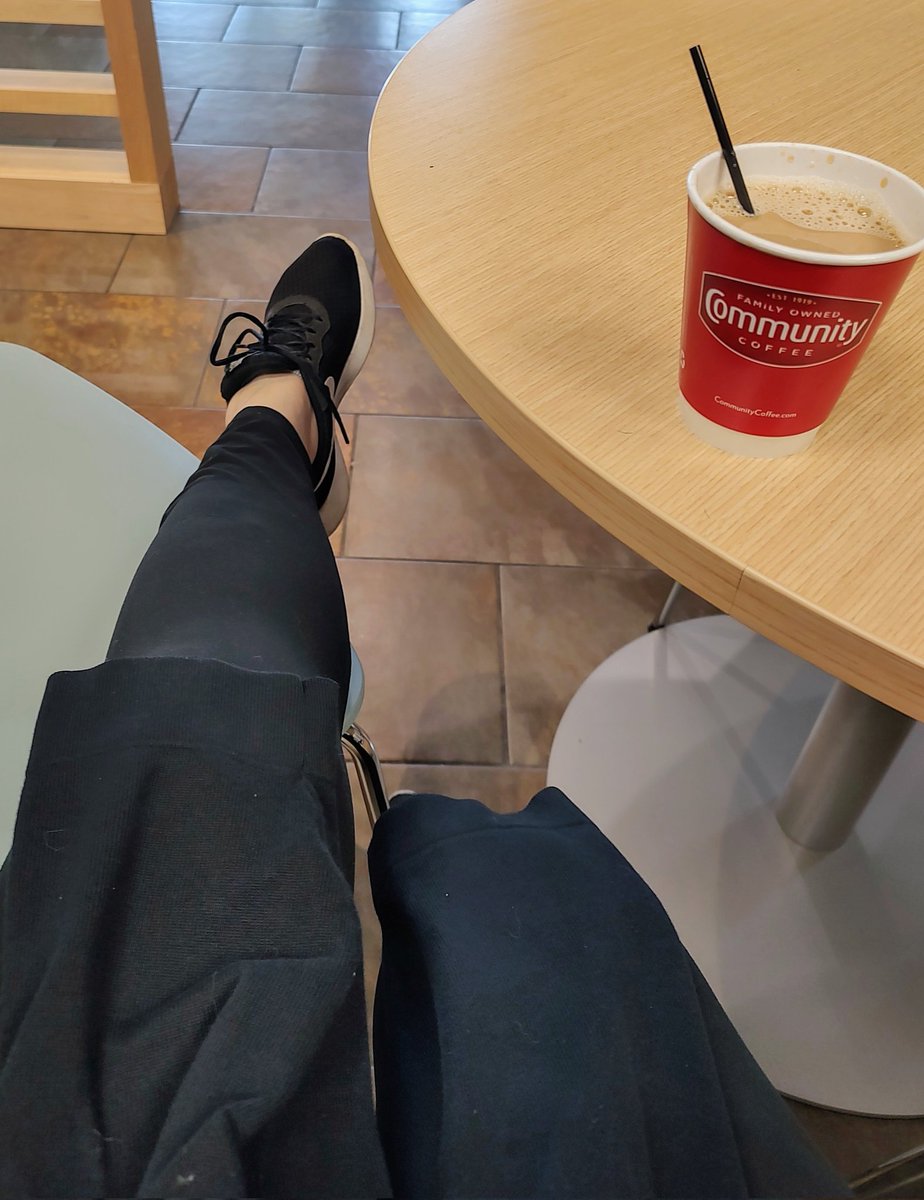 ColleenEckmark's tweet photo. Who's that at the YMCA on a damn Saturday? Looks like it's your favorite, sexy, (werk'd) neighborhood Bionic Bad Ass! #BellevueYMCA #BionicBadAss #Werkd #Exhausted https://t.co/LgioE64cOL