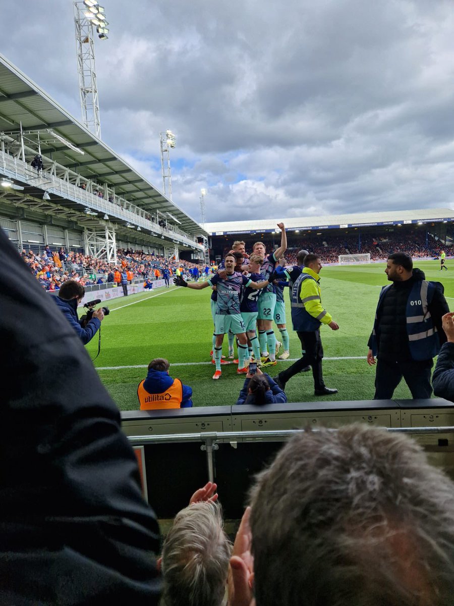 AmyRints's tweet image. Luton (A) 🤩🐝🍺🚗