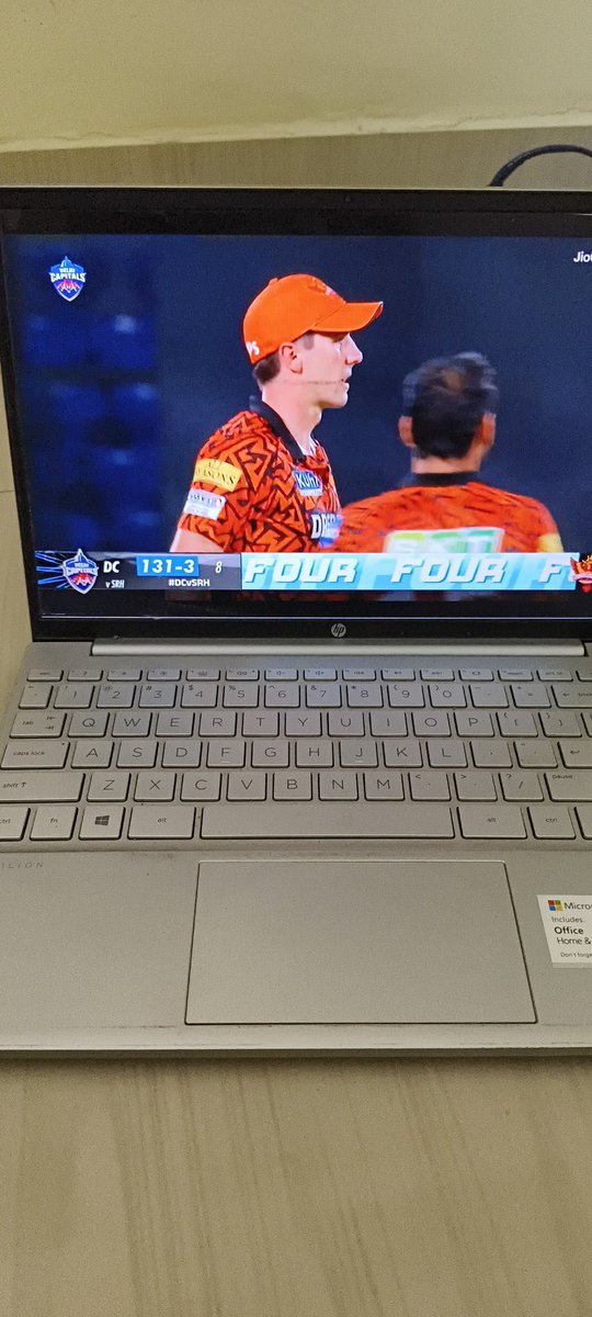 Raushan0205's tweet image. Mobile game is going on🤣🤣
#SRHvDC #IPL2024live #IPLContest