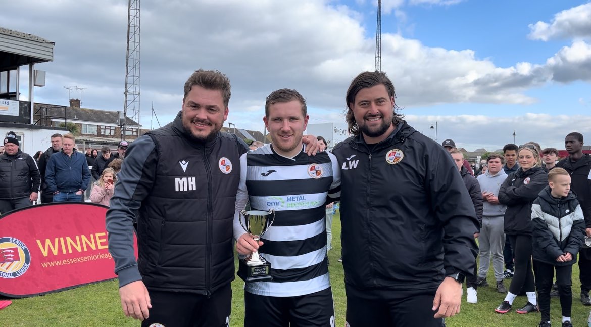 🏆 @olispooner8 cleans up in the end of season awards but remembers to share with @HDonovan4 😉 #COYD | #DockersAsOne