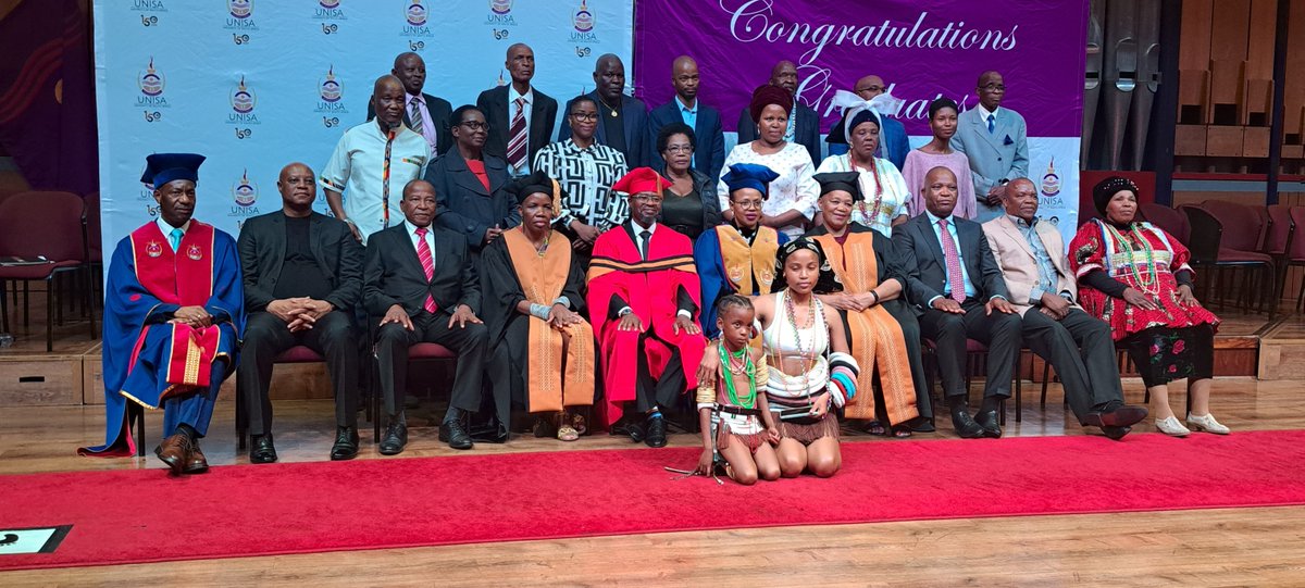 manyaku's tweet photo. #Dr OK Matsepe #Unisa150 #CircleofExecellence #Manage Matsepe #Doctor of Philosophy in Languages, Linguistics and Literature https://t.co/5nPnU0nXwJ