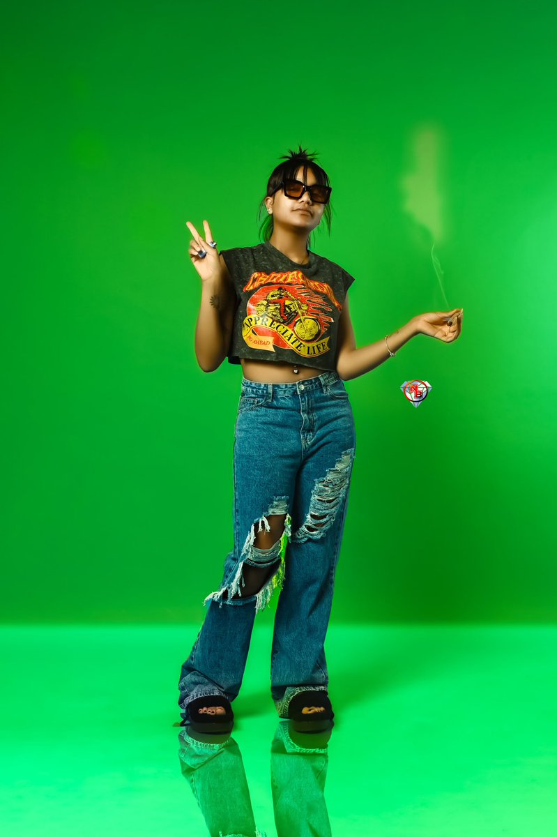 brianichole__'s tweet photo. Lets get high baby 🍃😮‍💨 https://t.co/4BIn1Grkqf
