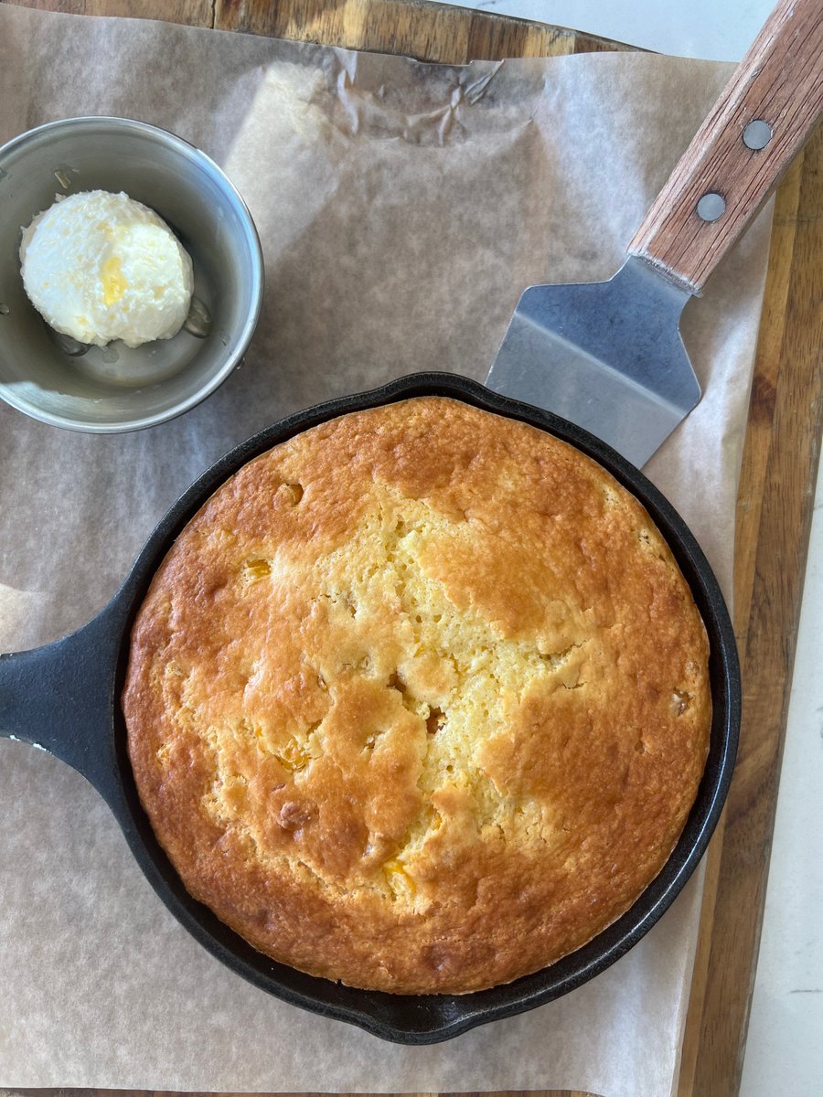 Okay obsessed wiht the cornbread, beignets and butterscotch bread pudding at Founding Farmers! The cornbread is sooo fluffy! #BlackGirlsExploreDC