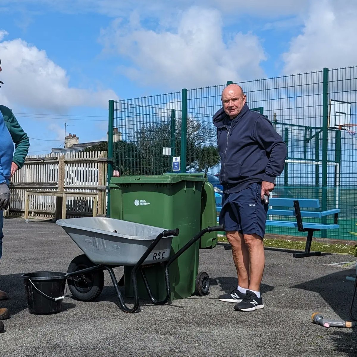 Looking good! Thank you to all our volunteer spring cleaners and gardeners 🙏.