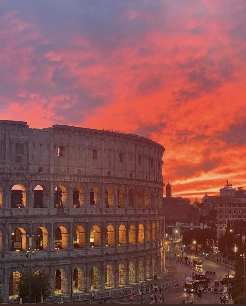 Roma, İtalya'da gün batımı.