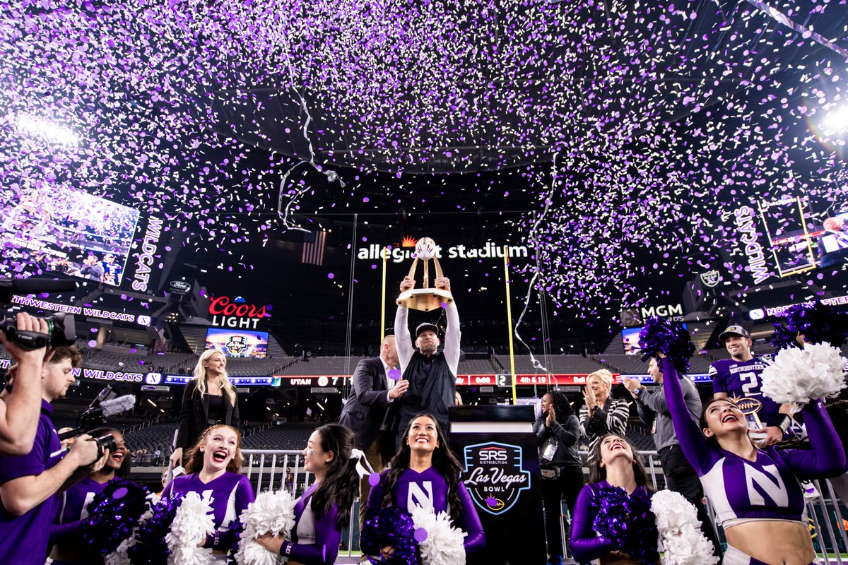 In honor of Leave No Doubt: A Northwestern Football Story premiering on @BigTenNetwork on Sunday. ‘Cats in Vegas 🎰 ~a thread~