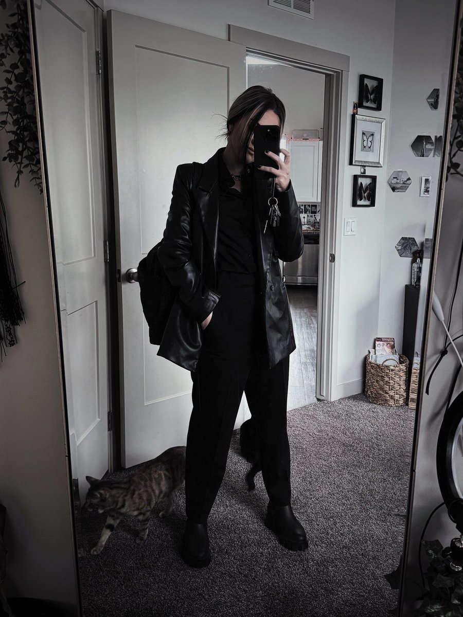 ThatSydGirl's tweet photo. It’s been a min, what’s up 🖤♠️ https://t.co/wCYcVg0y7Y