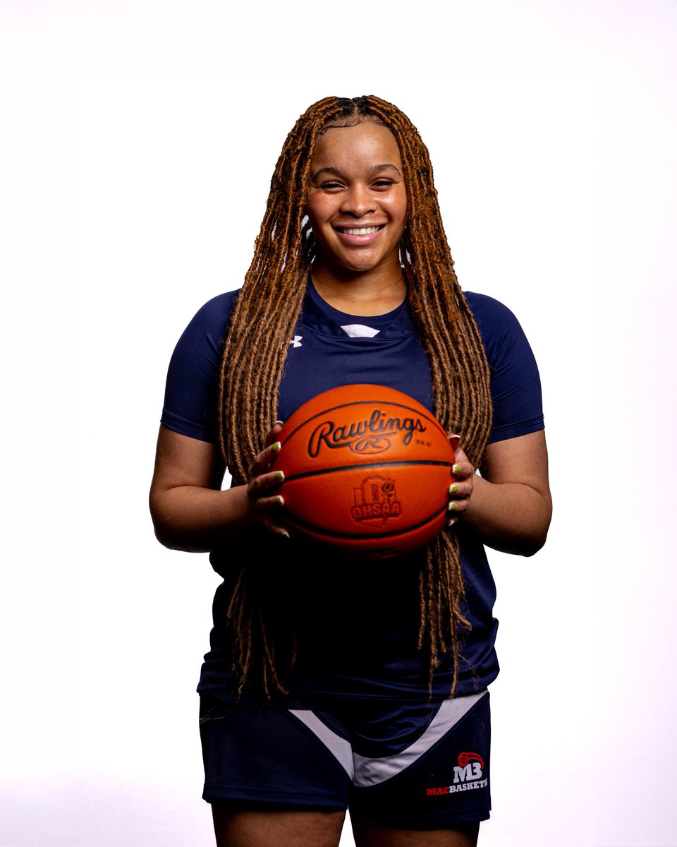 Mac '25 gets one to start the day. Joi Williams delivered. 27 points for our guard form CVCA. #macproud <a href="/joijanae14/">Joi Williams 5’5 PG 2025</a>