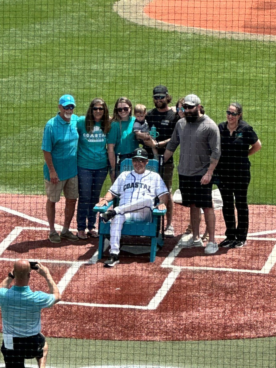 #14 has a brand new chair gifted to him! #gillyslastride #chantsup
