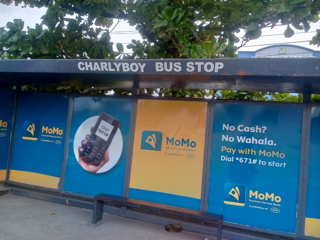 AreaFada1's tweet photo. As I dey pass my old area today, Gbagada, I still see Charlyboy Bus Stop.
I been think say dem wan remove am, I just dey laff mumu pple.

Una like am like dis? https://t.co/qMNLB4nQhW
