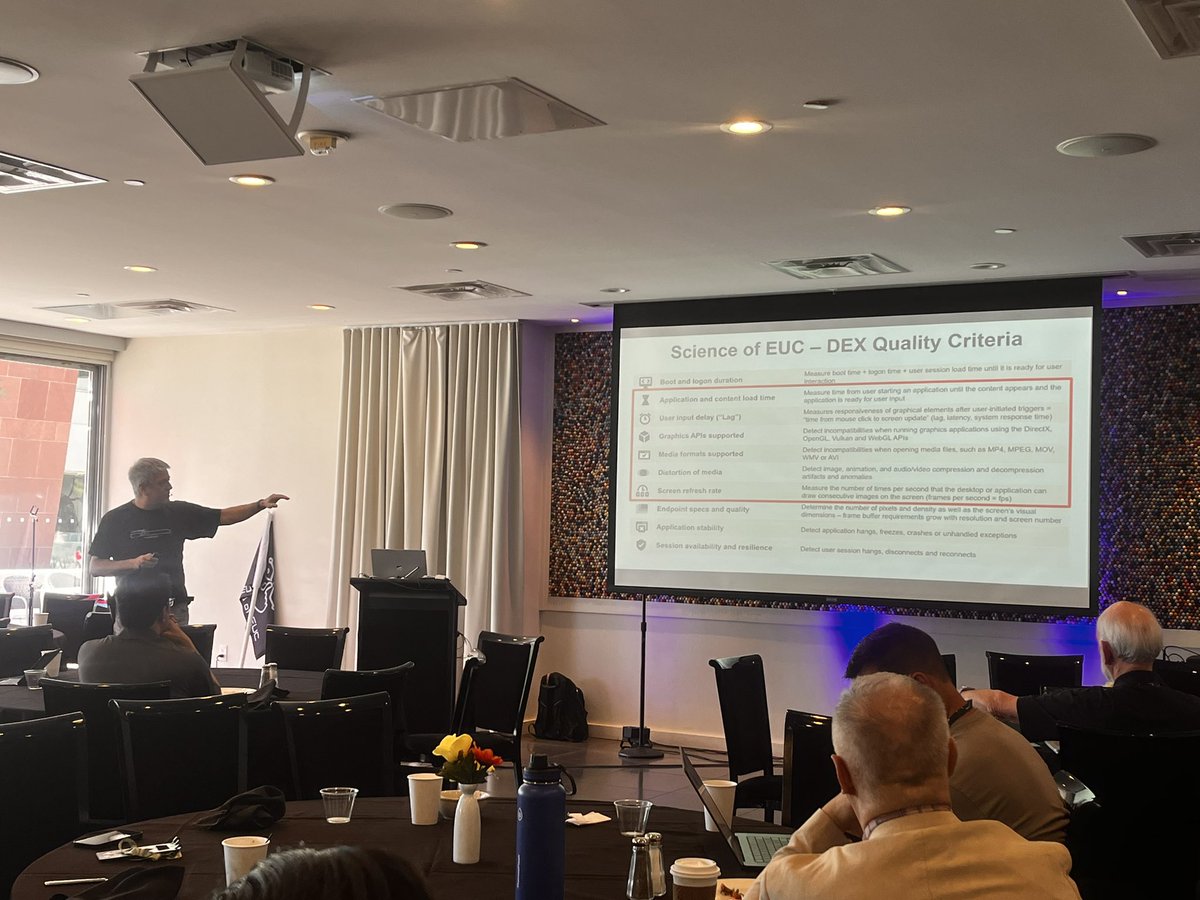 Benny <a href="/drtritsch/">Benny Tritsch</a> talking and showing DEX, and sharing his Digital User Experience Quality Criteria #EUCUnplugged