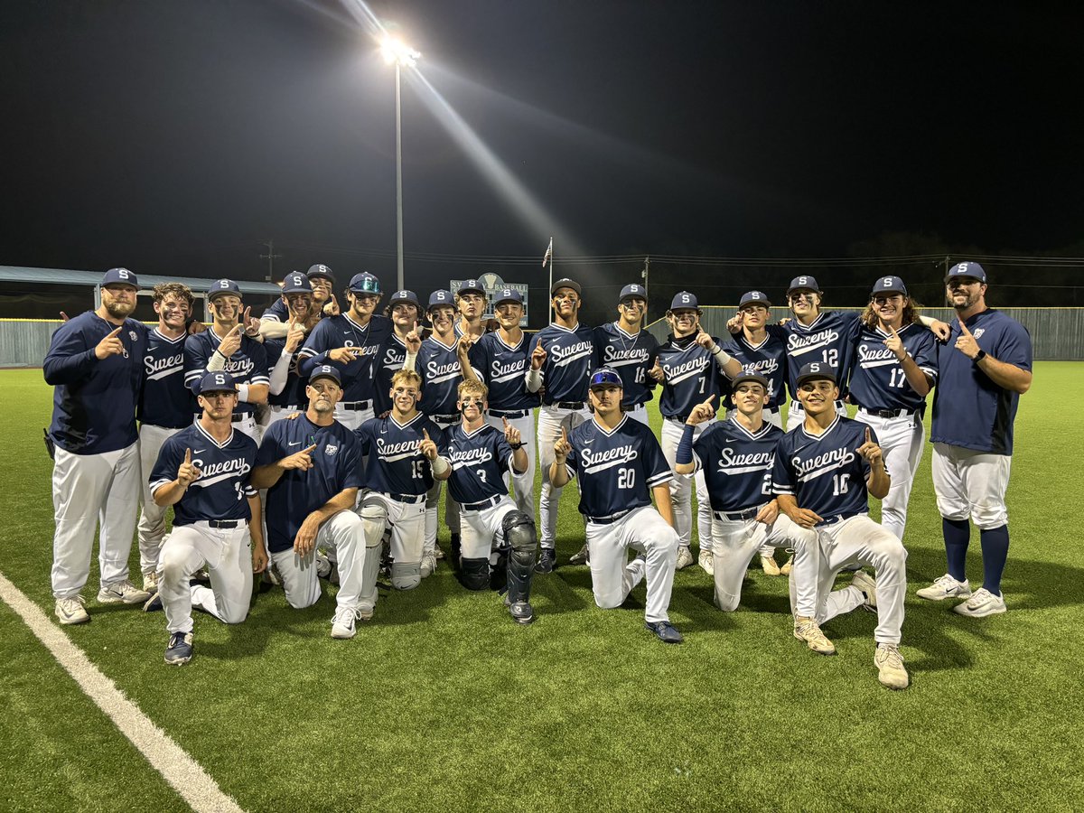The Dawgs are district champs of 26-4A after a 1-0 win last night against Brazosport! Dawgs remain undefeated in district play and move to 10-0 with 2 more district games remaining. 

#Dawgs #GATA #DistrictChamps