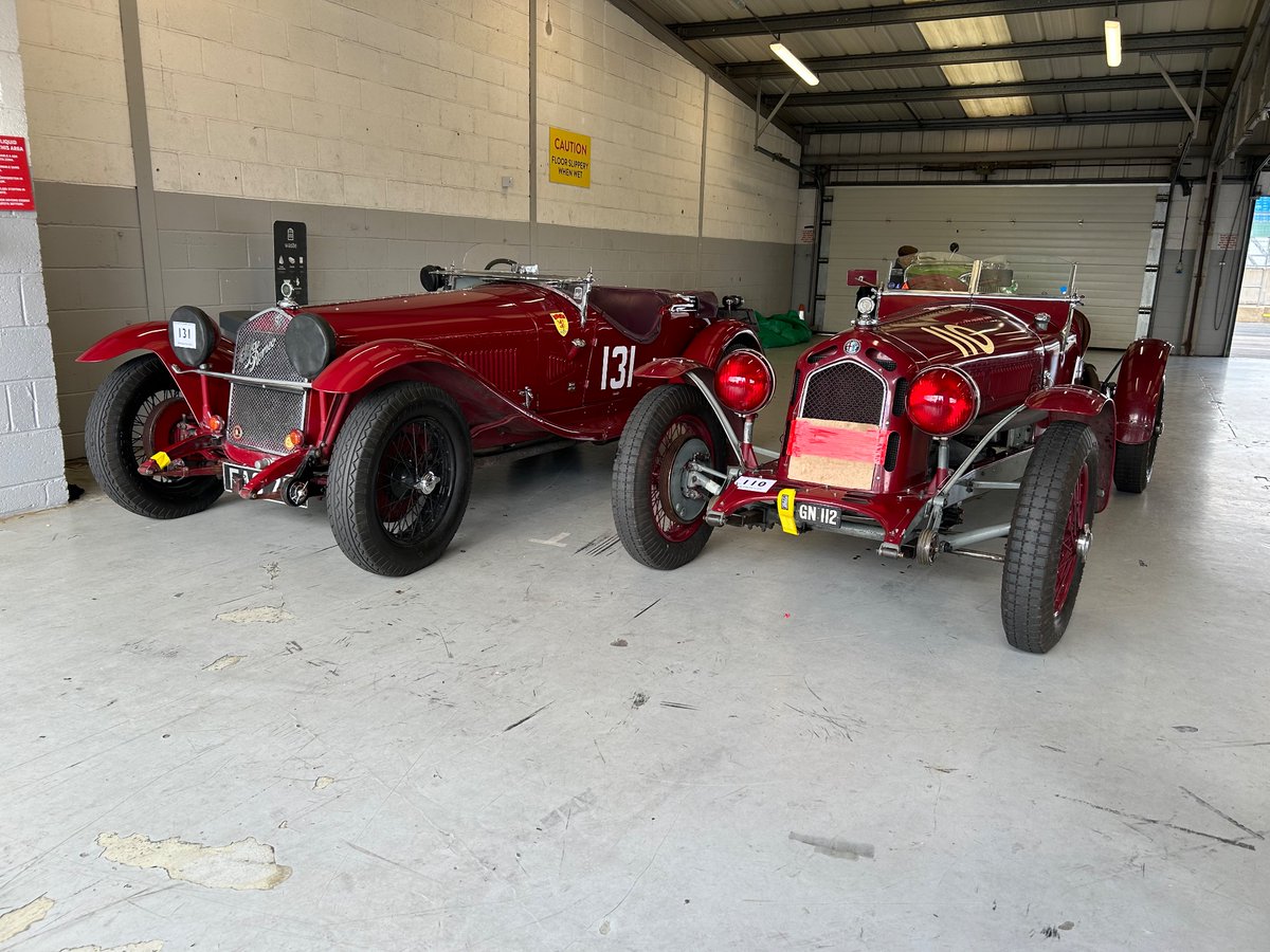 sgh38's tweet image. Some of the vintage 6C and 8C Alfa Romeos at Silverstone today #AlfaRomeo #VSCC #Silverstone #SpringStart