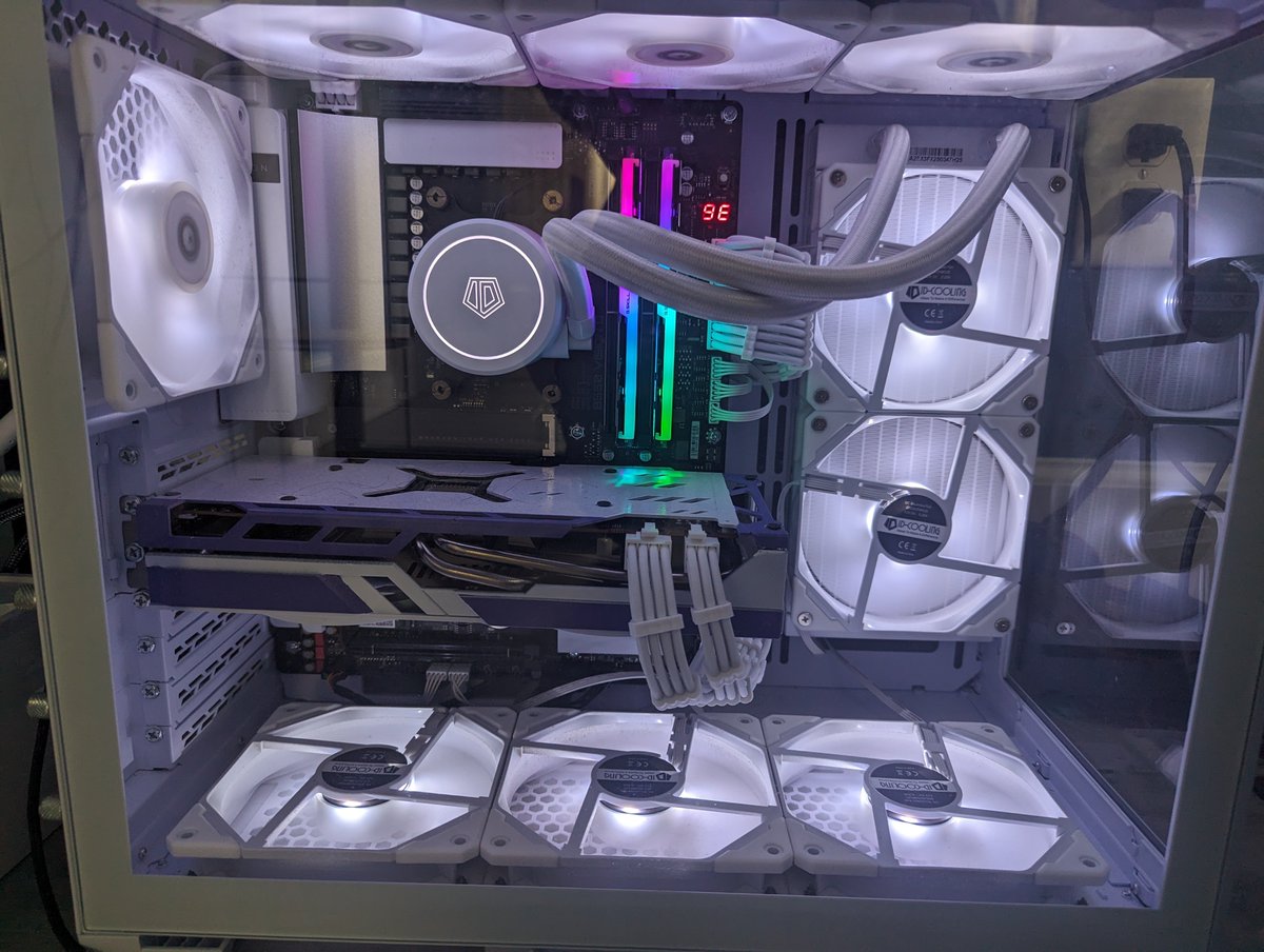 LevynFPS's tweet image. Hey everyone! Looking to sell my PC, open to offers. Listing at $1100 shipped. Everything in it is less than a year old. Custom painted GPU (galaxy white/purple theme)  PC part picker in replies.

Likes and RTs appreciated 
💜+♻️