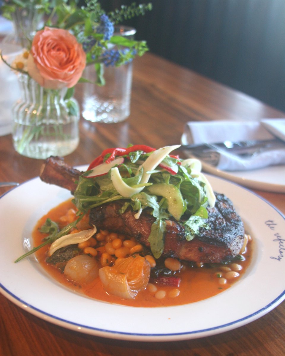 #TreatYourself it's Saturday &amp; You've worked hard all week!
We've got just the thing for you. It's #Fresh filled w/ #Bright &amp; #Healthy #Ingredients &amp; topped with a thick cut of #ToDieFor #Savory #Porkchop that will make you wish this #Meal never ends 
🍾  refectorynova.com