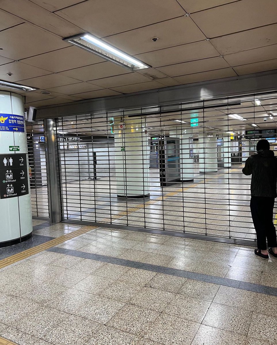 beatsofNANOISE's tweet photo. Jaeho and Junhyuk who couldn’t see their birthday ads but still tries to go there just in case they could still see it, I love you guys so much 😭 My Vendors producers 😭🫶🏼 https://t.co/5jx1HmfXsp