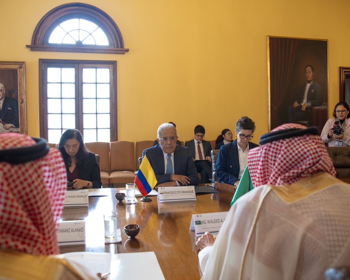 #Bogotá | Vice Minister of Foreign Affairs, H.E. @W_Elkhereiji met with Vice Foreign Minister of Colombia H.E. Francisco José Coy Granados. 🇸🇦🇨🇴