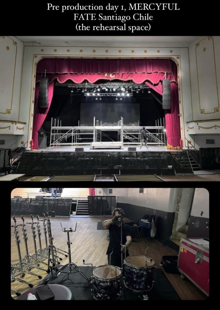 Mercyful Fate ya está en Chile y están  probando el escenario en el teatro Cariola. El King es detallista, y falta de tiempo por el #MetalFest , quiere que todo esté impecable para el lunes en el #MovistarArena
#MercyfulFateEnChile #MercyfulFate
