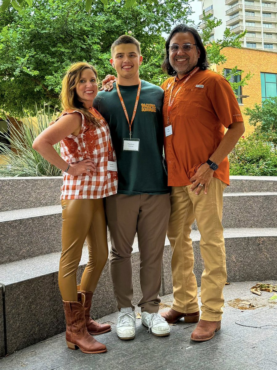 RealEricDelgado's tweet photo. #HookEm https://t.co/JzedO0LQpM