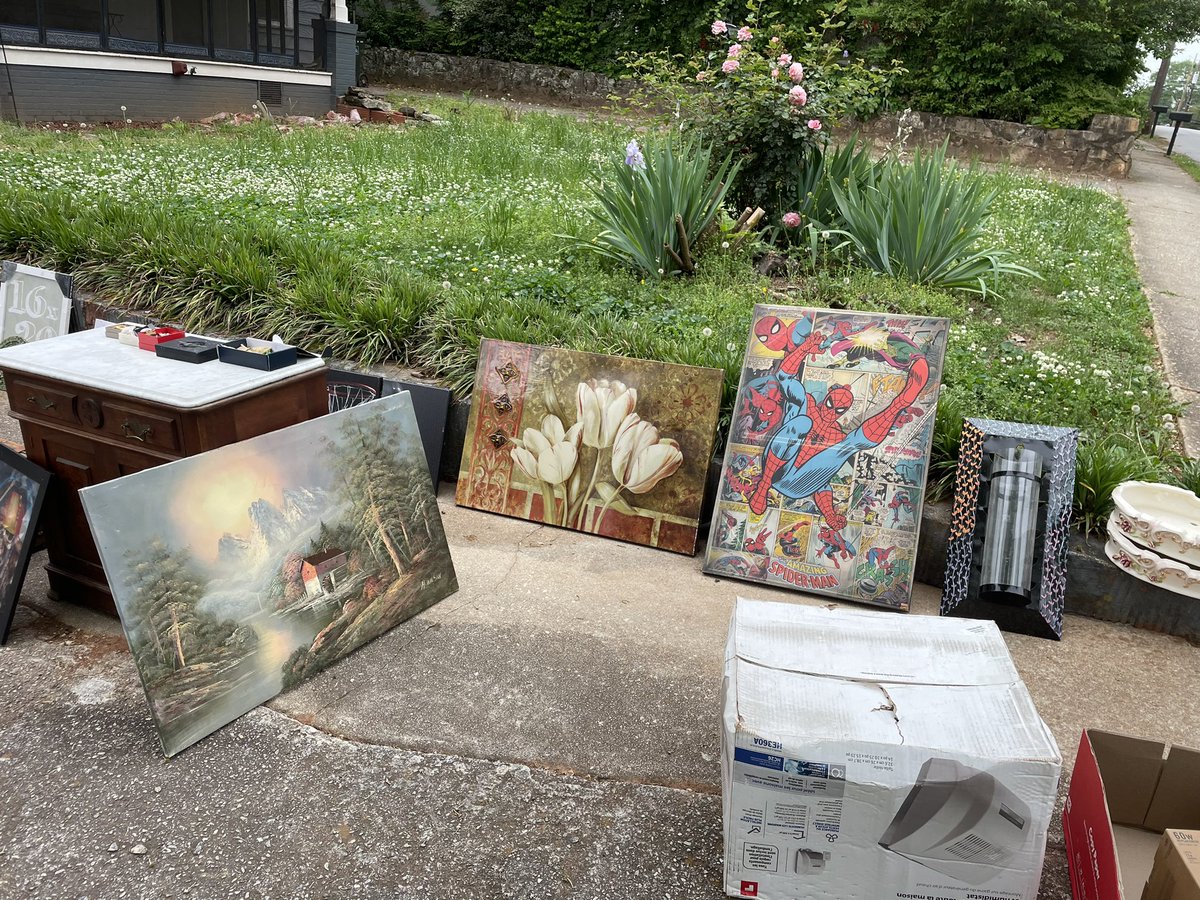 After the Gardening Day at @hapevillehawks, decided to explore the city. Didn’t realize today is @HapevilleCityFC Yard/Garage Sale Day. Found sound great deals and met some incredible people! @DrTamaraCandis #HappeninginHapeville