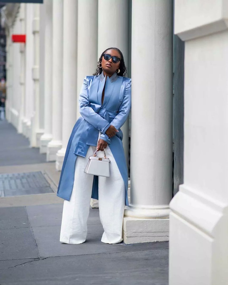 itsthestylehive's tweet photo. #STYLEInspiration - It's all in the details.
Featured: @tenickab wearing #@Fendi.

Thoughts?

#TheStyleHive https://t.co/SsDN5w3l8V
