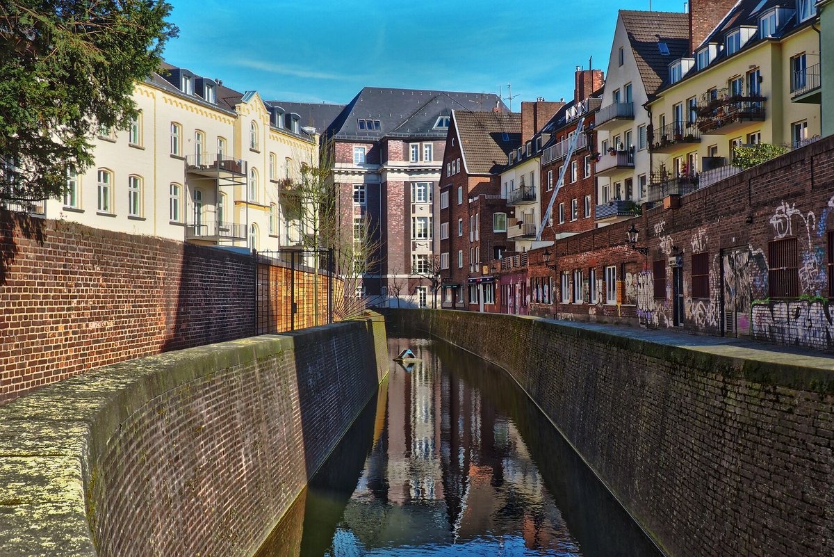 lookforplace's tweet photo. #Nördliche #Düssel #Josef #Wimmer #Gasse #Düsseldorf #Germany https://t.co/NHGnnmp8qR