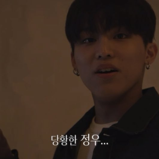 0928GALLERY's tweet photo. Jeongwoo’s reaction when he saw his locker is empty… ☹️🥺 #박정우 https://t.co/0tKsLZWVWO