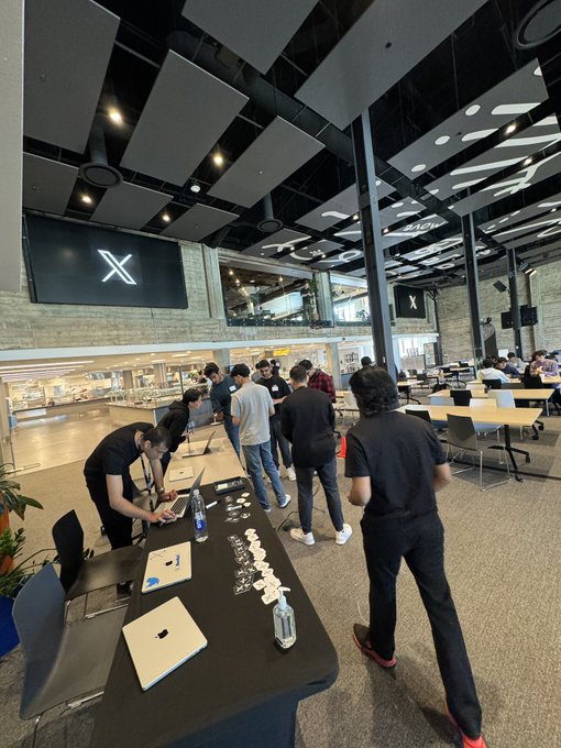 𝕏 Developer Challenge event is now in motion. Exciting day ahead! https://t.co/nyzSS13eq9