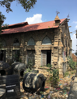 Arapalayam Water Works - This piece of British architecture on the bank of Vaigai has been abandoned since 1980. It should be a no-brainer to renovate this into a museum/convention center. @mdu_corp