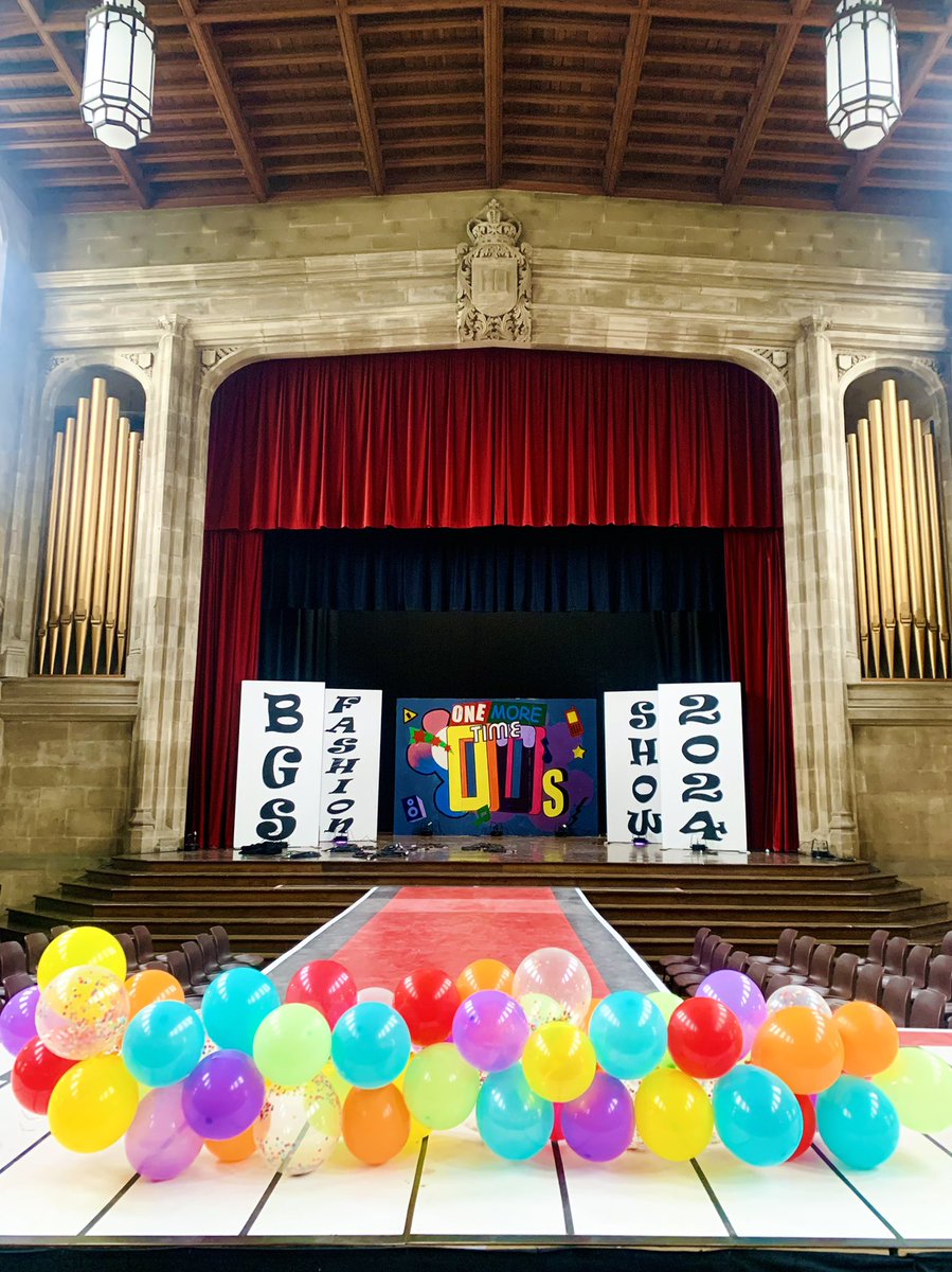 bgsnetball's tweet photo. What an evening!!💃🏽🕺🏻

Huge thanks to all who came to support BGS Netball last night at the Fashion Show. Massive 👏🏼 and 🙏🏼 to the NPA, tech team, estates, helpers, staff members &amp; of course our fabulous performers🌟.. none of it would have been possible without you❤️

#bgsfamily https://t.co/E0dgQa7DYp