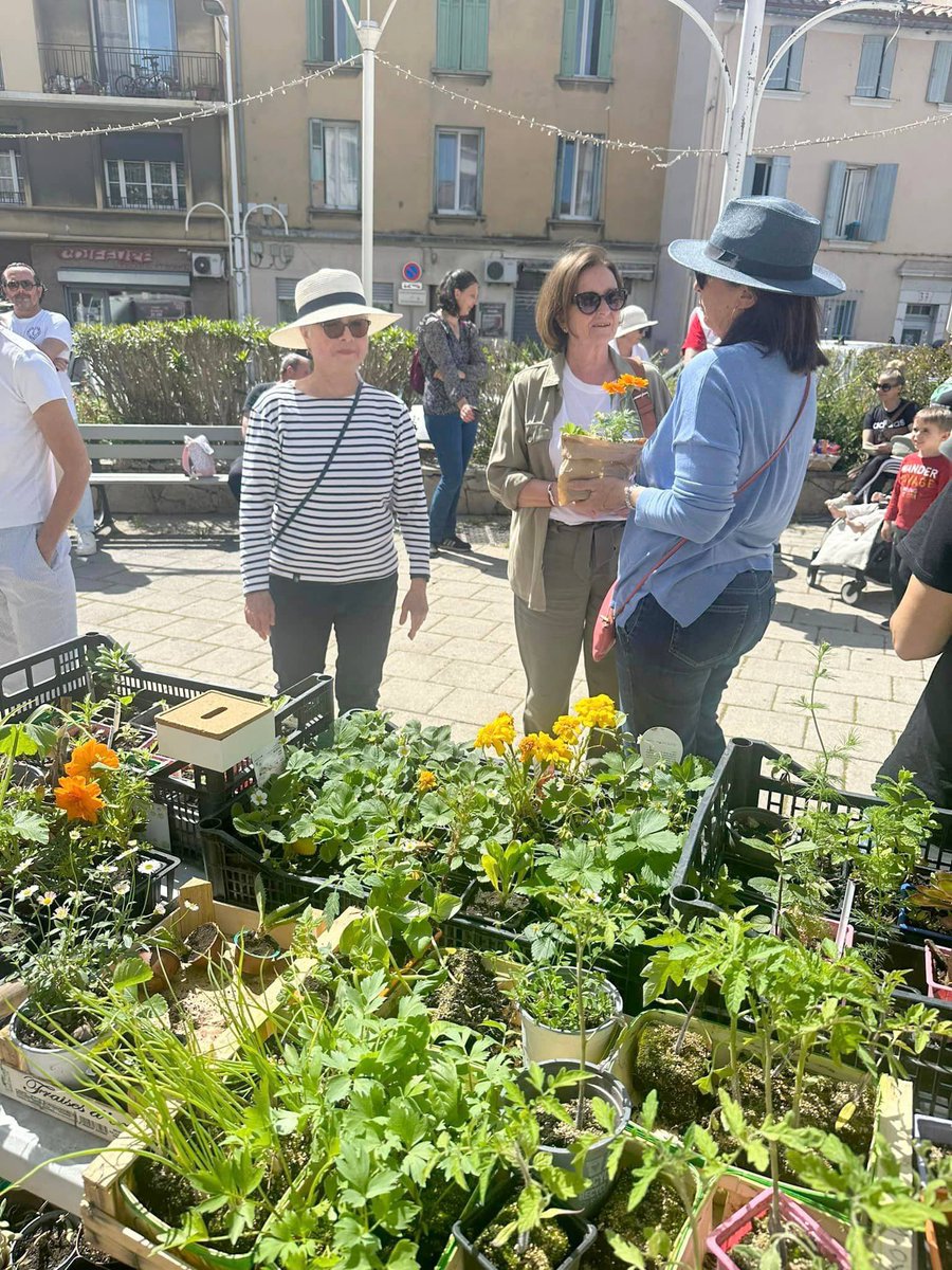 JoseeMassi's tweet image. ✅ Samedi 13 avril : 7ème édition de l’après-midi nature sur la place Sadi-Carnot à l’invitation du CIL #SaintRoch pour un sympathique et joli moment de partage intergénérationnel. Quelle vitalité dans nos quartiers !