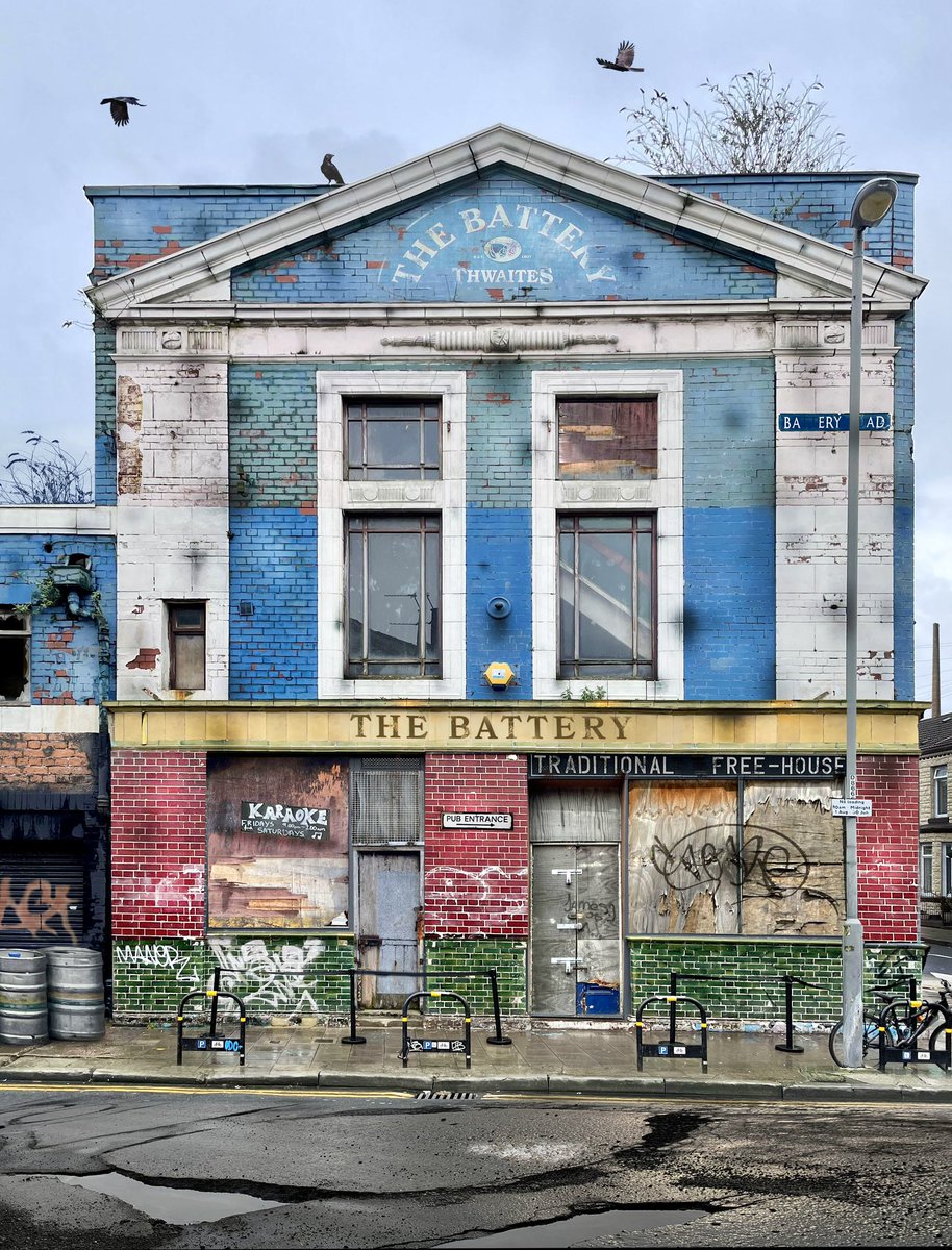 ‘Battered’ #Pub  #UrbanArt #UrbanDecay #UrbanLandscape #UrbanPhotography #Urbex #UKPhotography #Architecture #Derelict #Abandoned @GrimArtGroup
