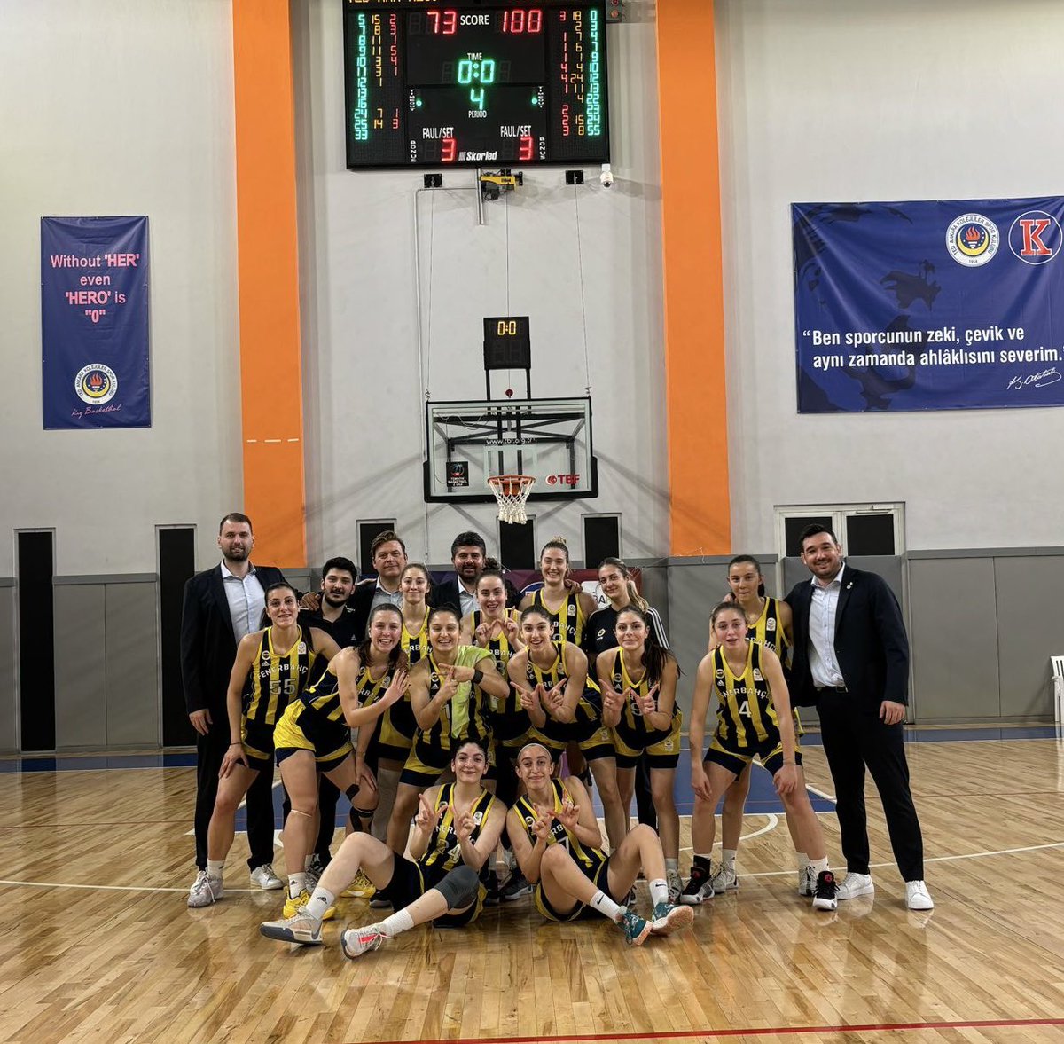 Basketbol Gençler Ligi Kızlar Kategorisi çeyrek finalinde TED Ankara Kolejliler’i deplasmanda 100-73 mağlup eden takımımız seriyi 2-0’lık skorla geçerek yarı finale yükseldi! Bravo Takım! 💛💙