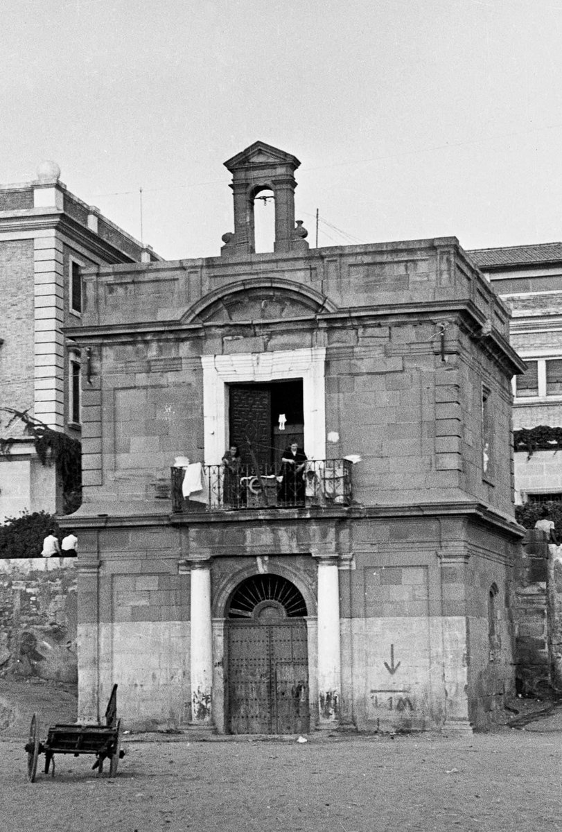 #Recuerdosmlg ~ Capilla del Puerto #año1945 @ArchivoFotoUMA #malagaconacento #vivirenmlg #andalucia